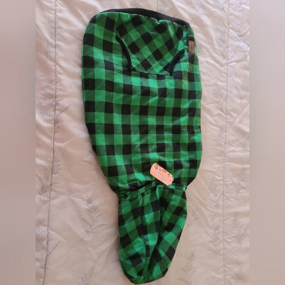 NWT XL Winter Pet Jacket PAWZ Road Removable hood - Picture 3 of 12